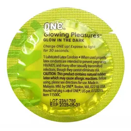Презерватив що світиться в темряві ONE Glowing 1шт